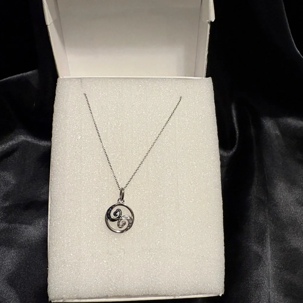 18” sterling necklace with double heart pendant in blue and white diamonds - Picture 3 of 6